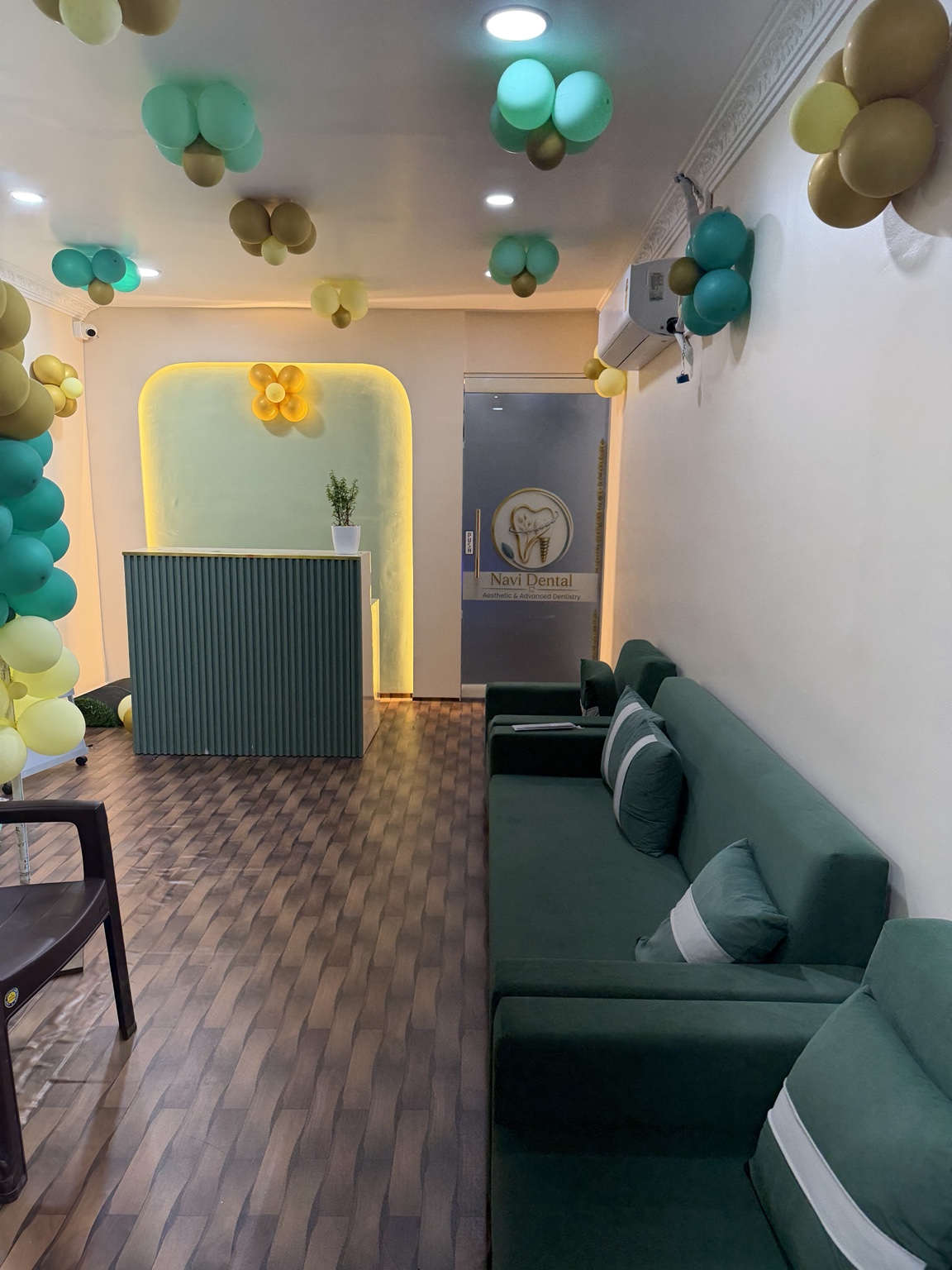 Navi Dental reception